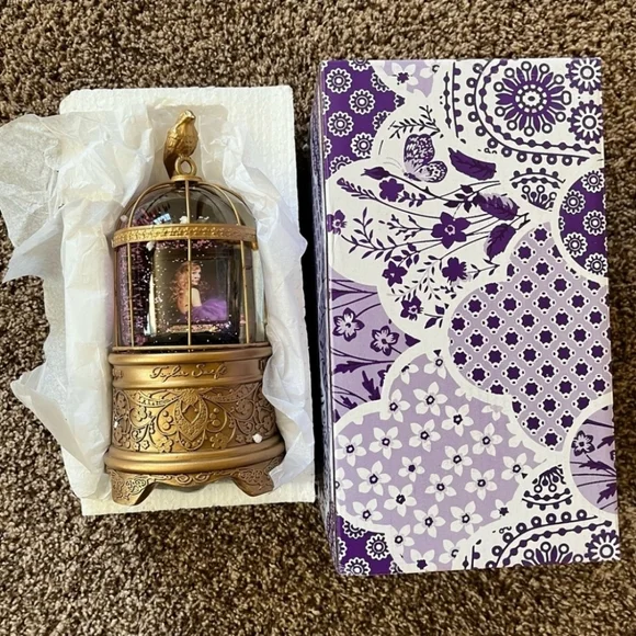NEW Taylor Swift Speak Now Snowglobe - Picture 6 of 7